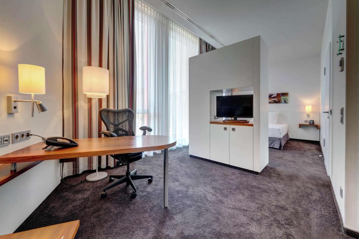 Photo - Hilton Garden Inn Stuttgart NeckarPark