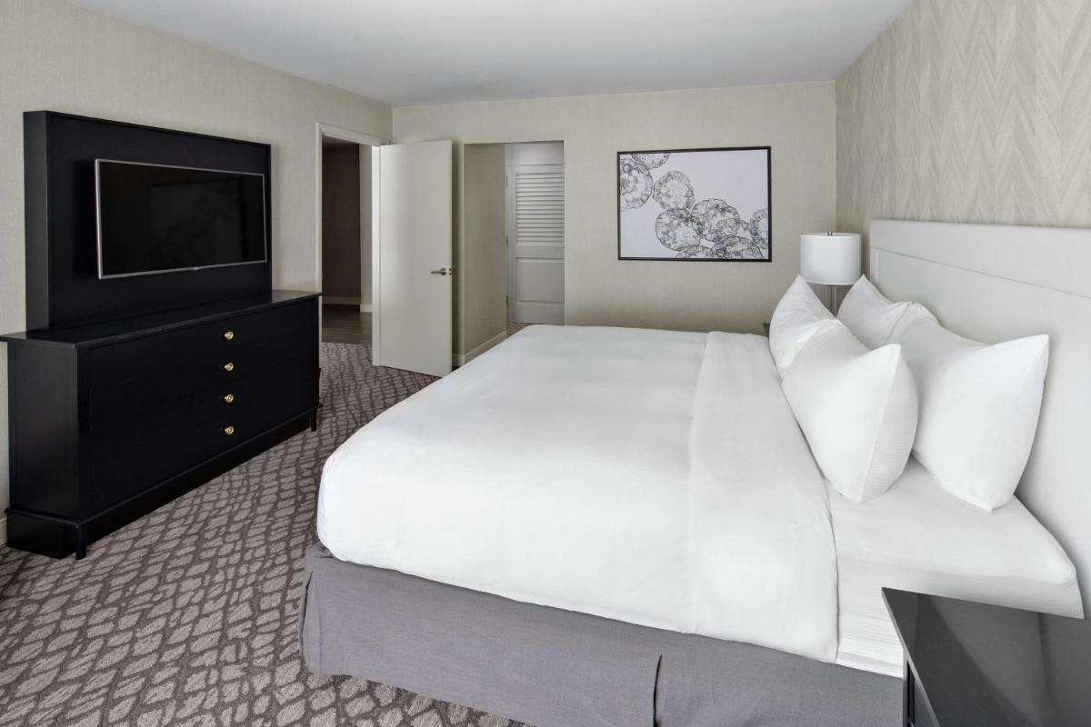 Photo - DoubleTree Suites by Hilton Charlotte/SouthPark