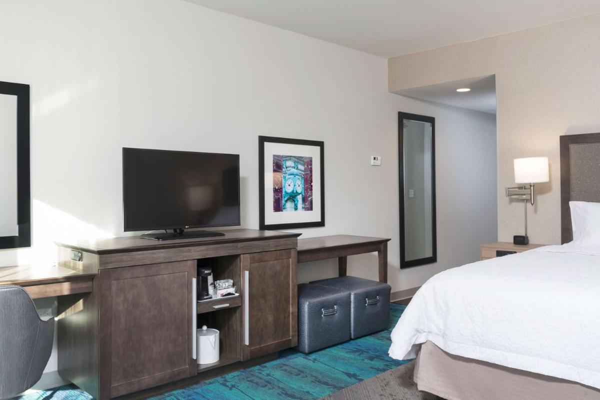 Photo - Hampton Inn & Suites by Hilton Chicago Schaumburg IL