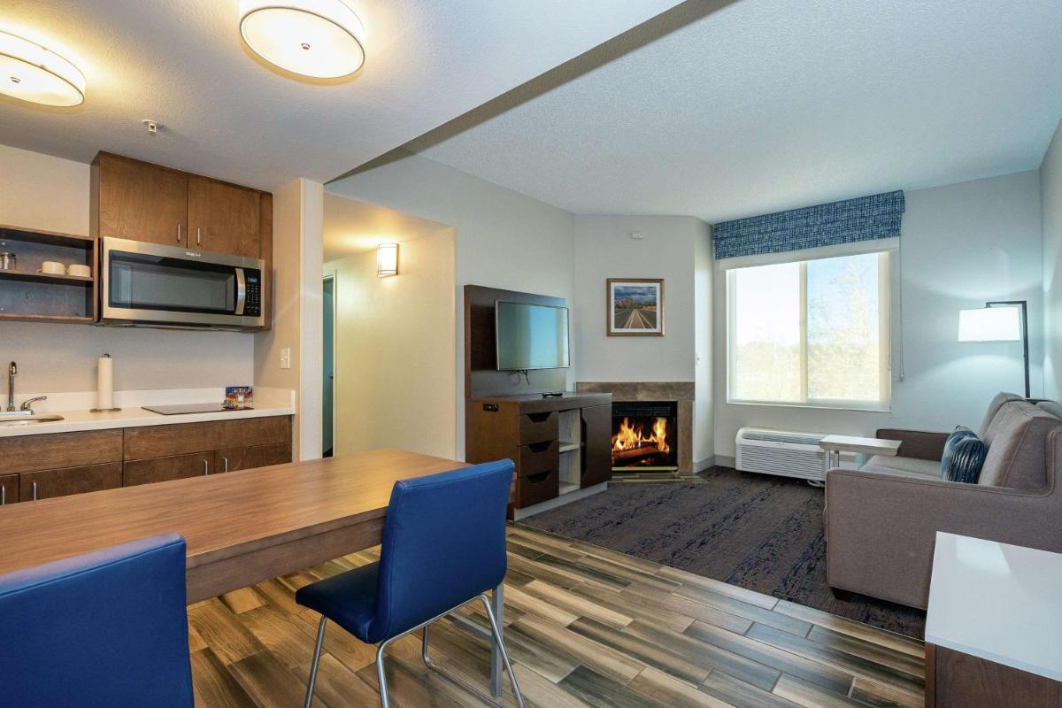 Photo - Hampton Inn & Suites Flagstaff - West