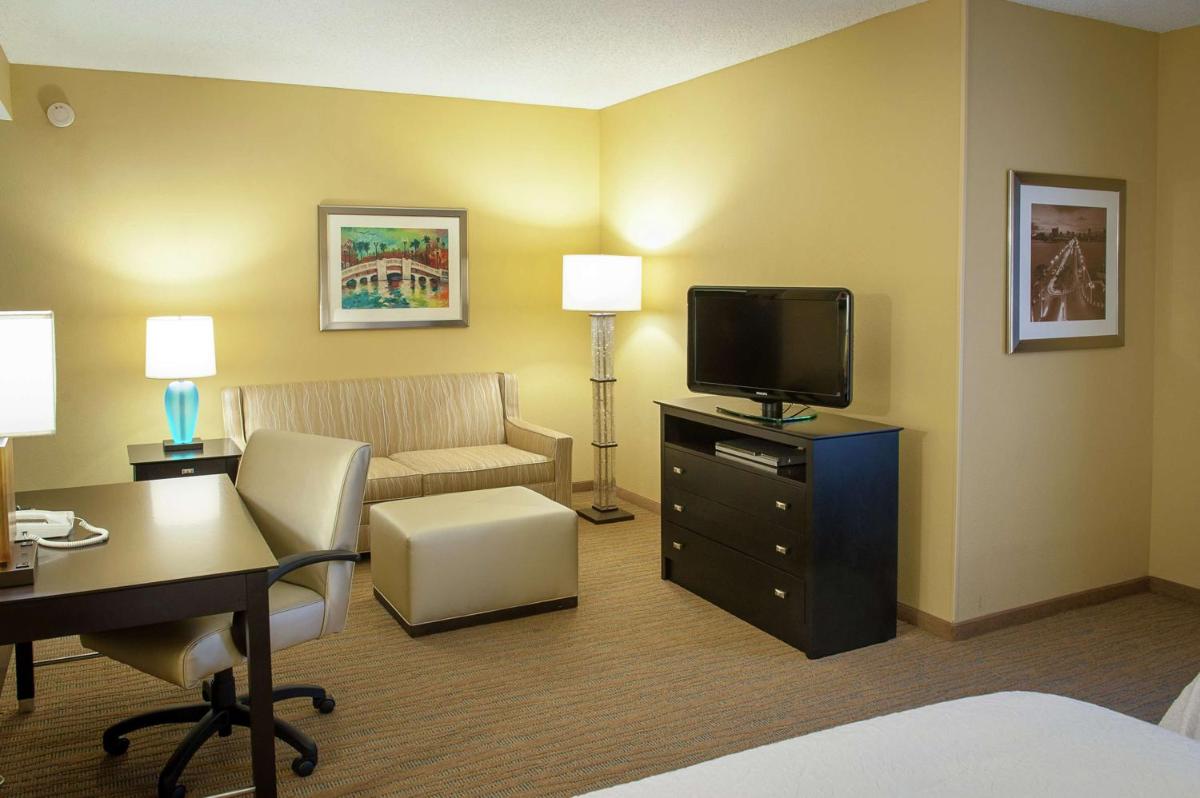 Photo - Hampton Inn & Suites St. Petersburg/Downtown