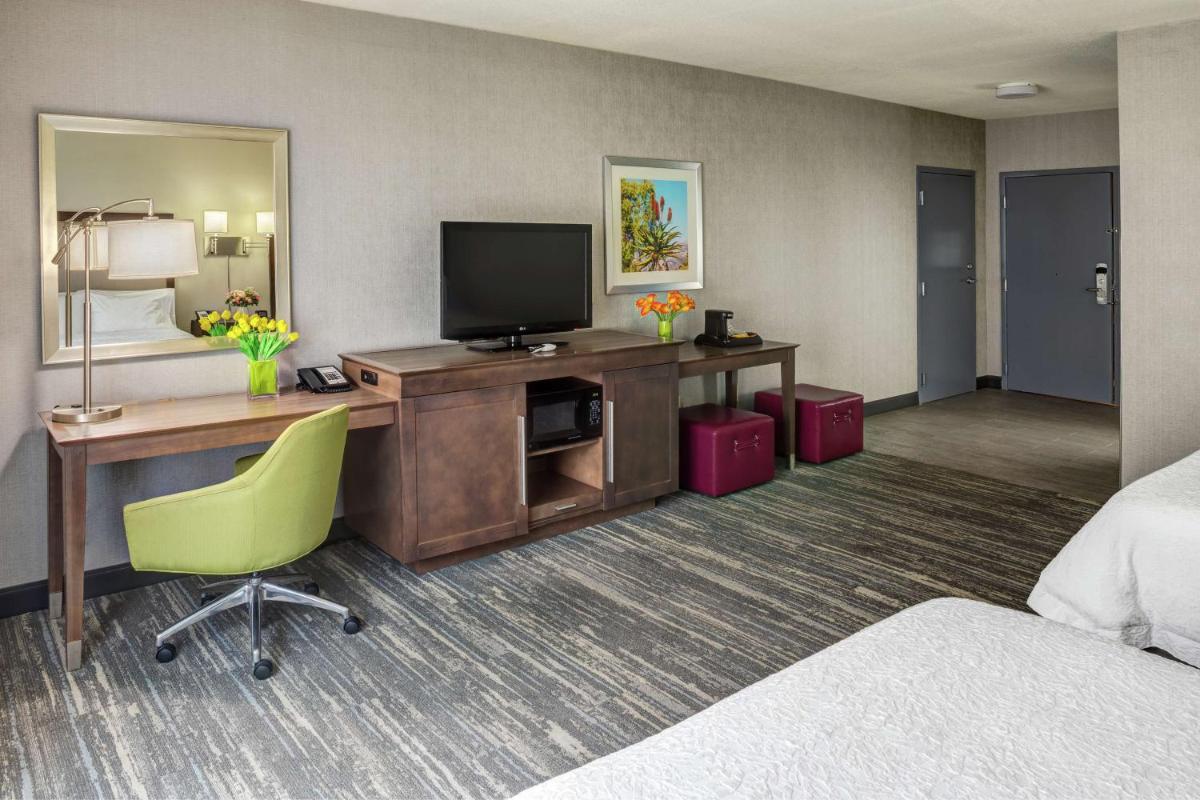 Photo - Hampton Inn & Suites Palm Desert