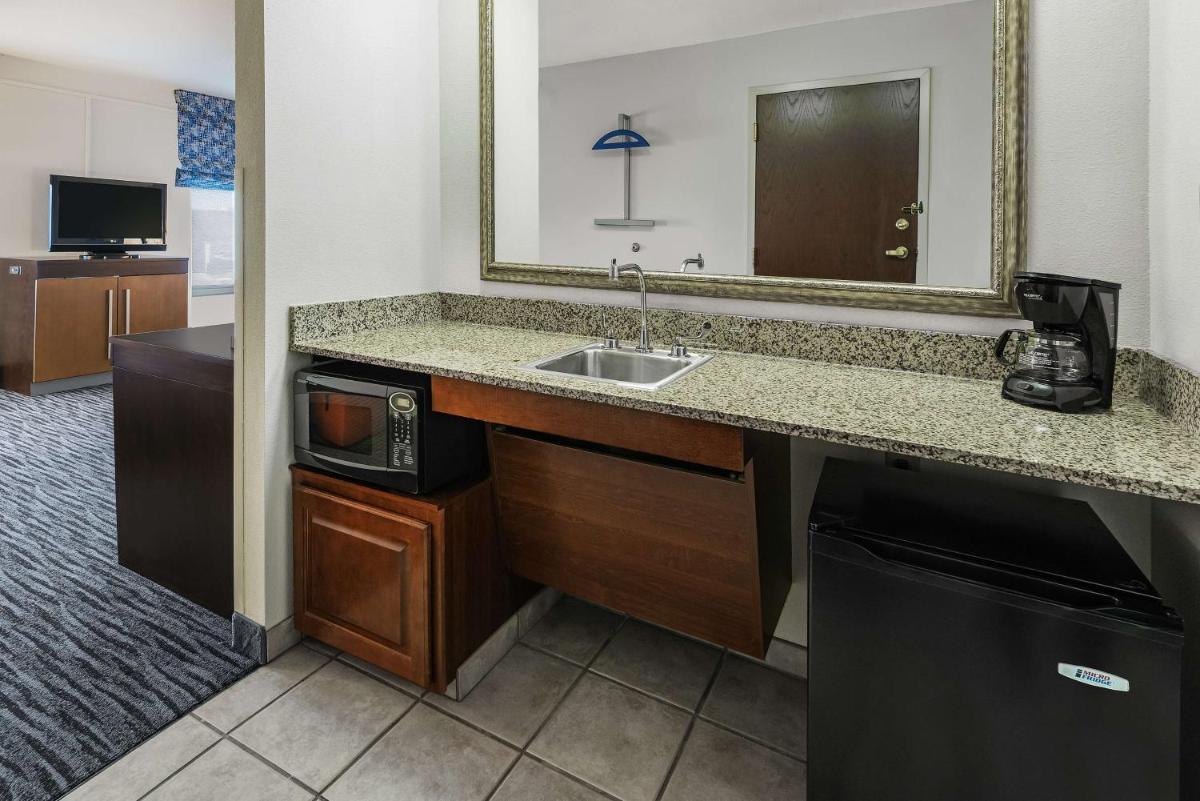 Photo - Hampton Inn & Suites San Marcos