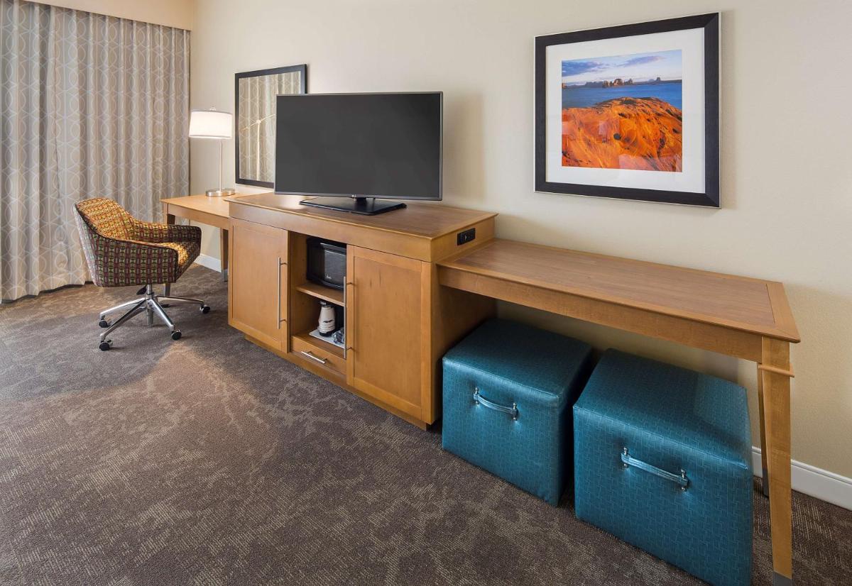 Photo - Hampton Inn & Suites Page - Lake Powell