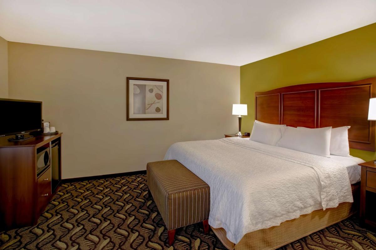 Photo - Hampton Inn Dekalb - Near the University