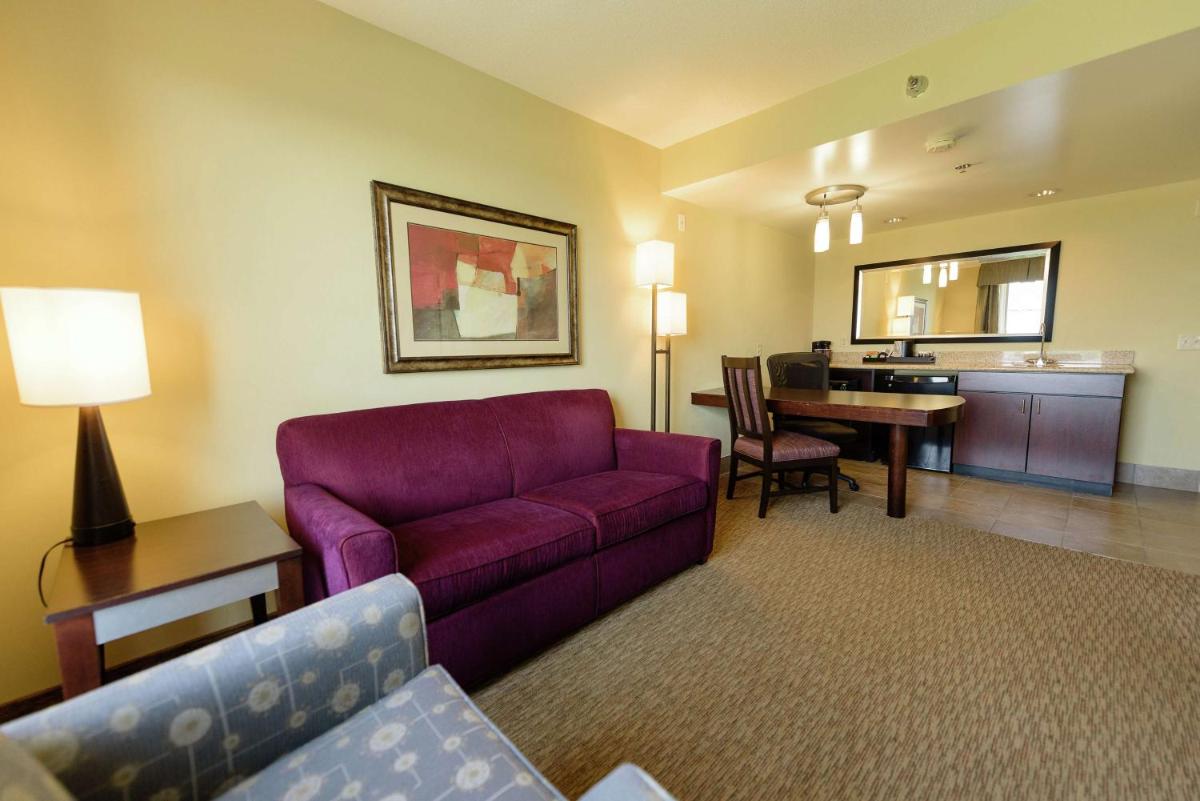Photo - Embassy Suites by Hilton Minneapolis North