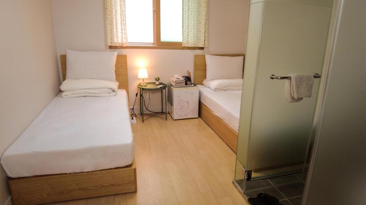 Photo - Starria Hostel foreign guest only