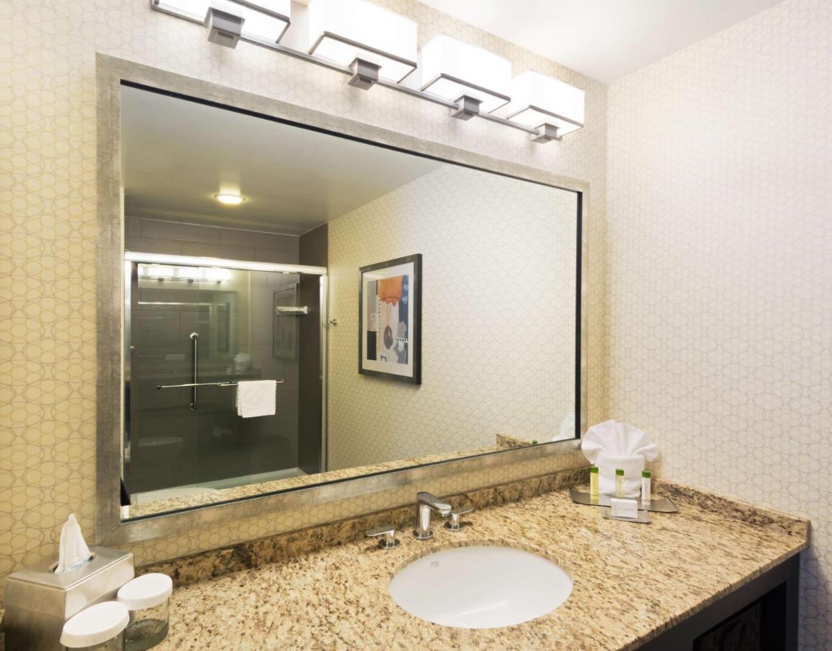 Photo - DoubleTree Suites by Hilton Hotel Austin