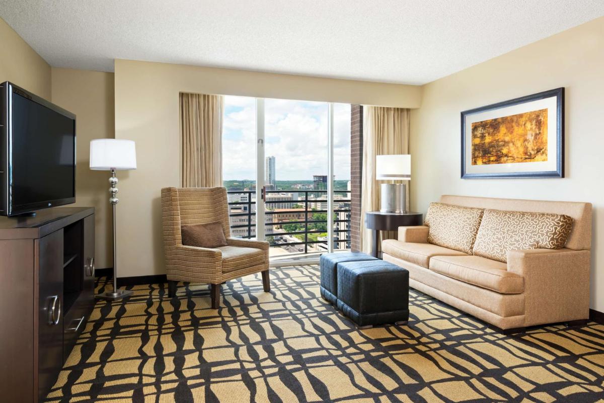 Photo - DoubleTree Suites by Hilton Hotel Austin