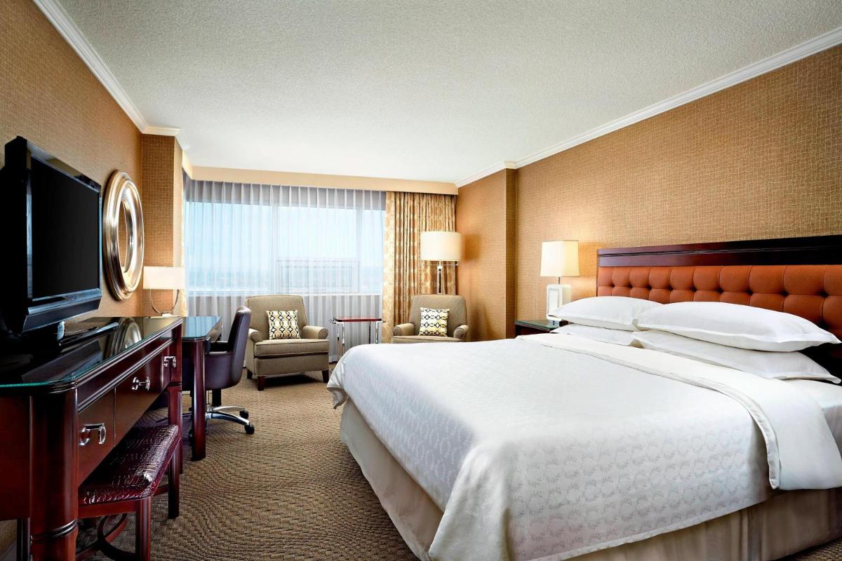 Photo - Sheraton Cavalier Calgary Hotel