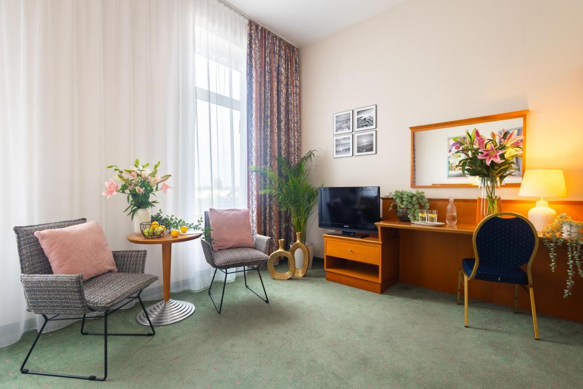 Photo - Hotel Sofia by The Railway Station Wroclaw