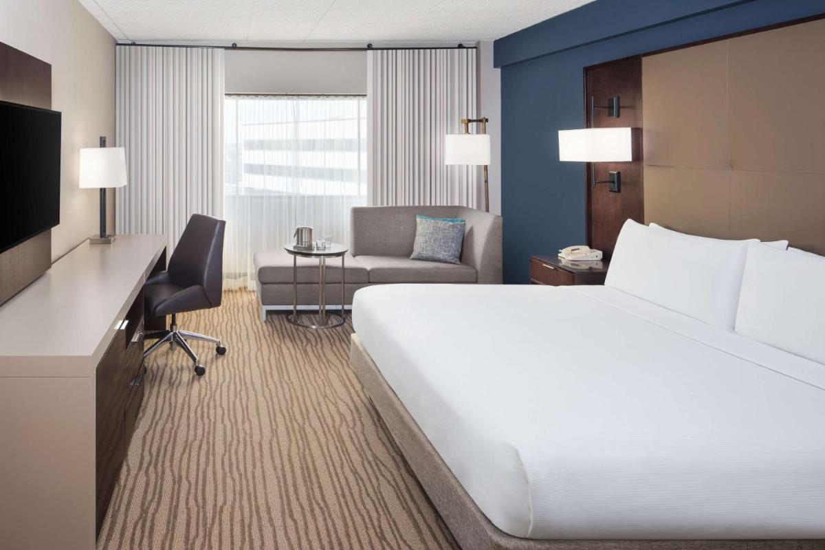 Photo - DoubleTree by Hilton Hotel Newark Airport