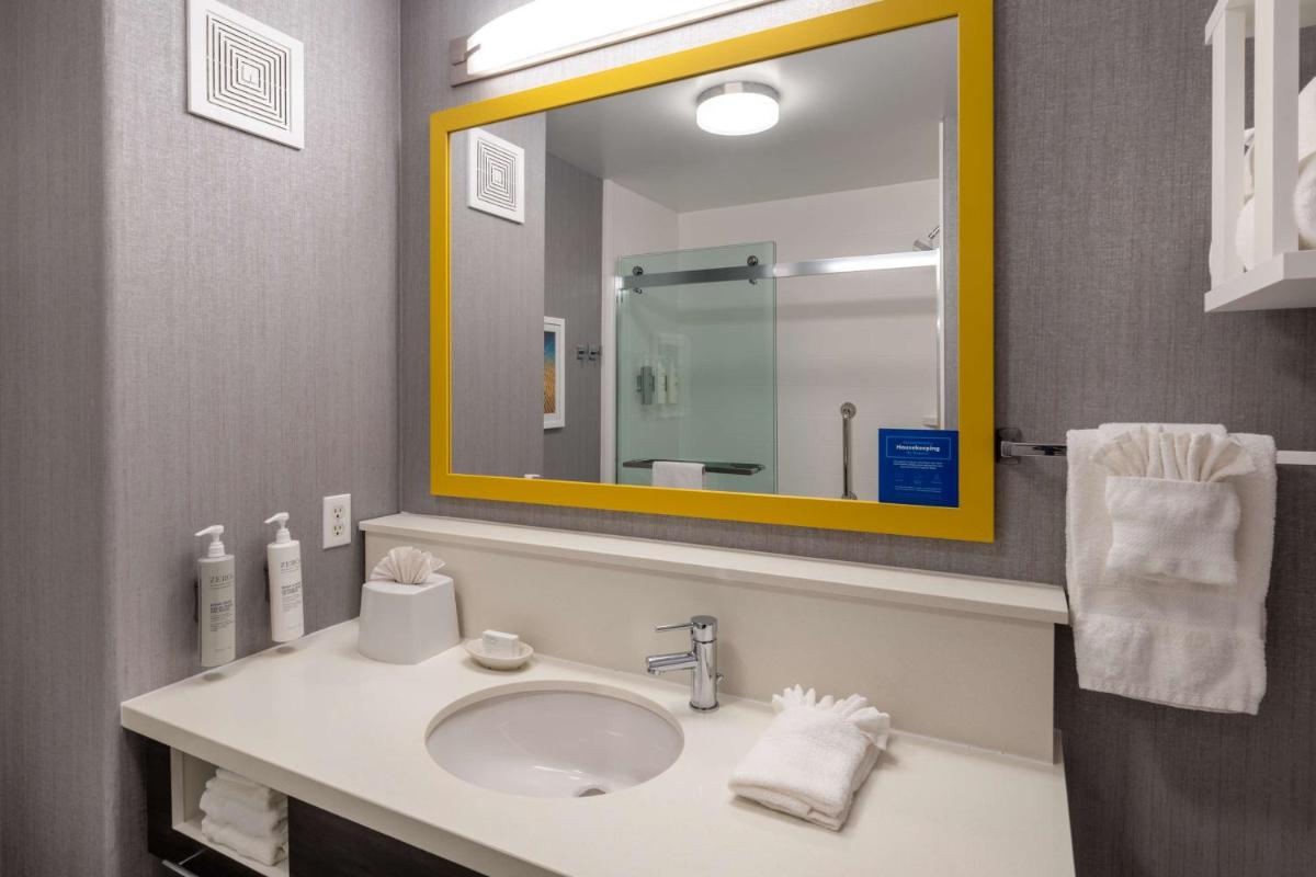 Photo - Hampton Inn & Suites Agoura Hills