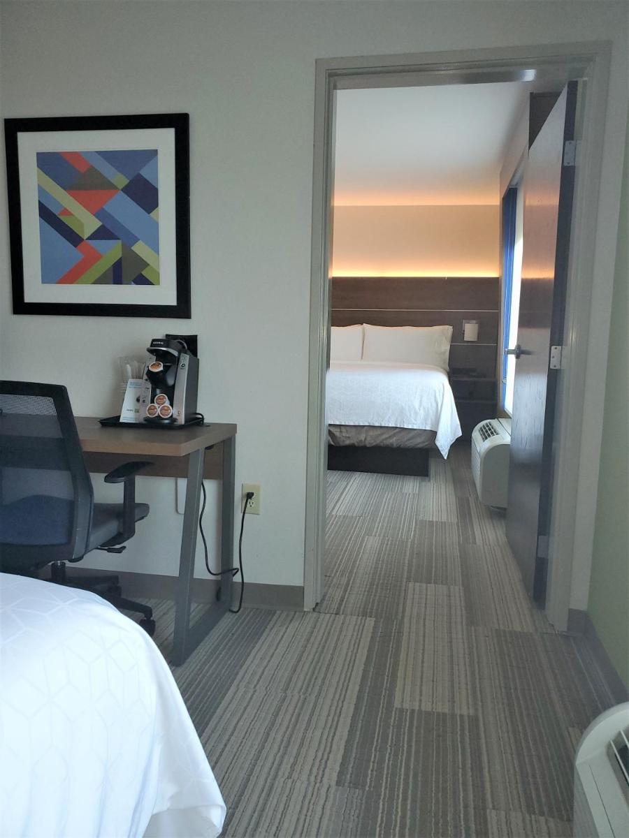 Photo - Holiday Inn Express & Suites San Antonio West Sea World Area, an IHG Hotel