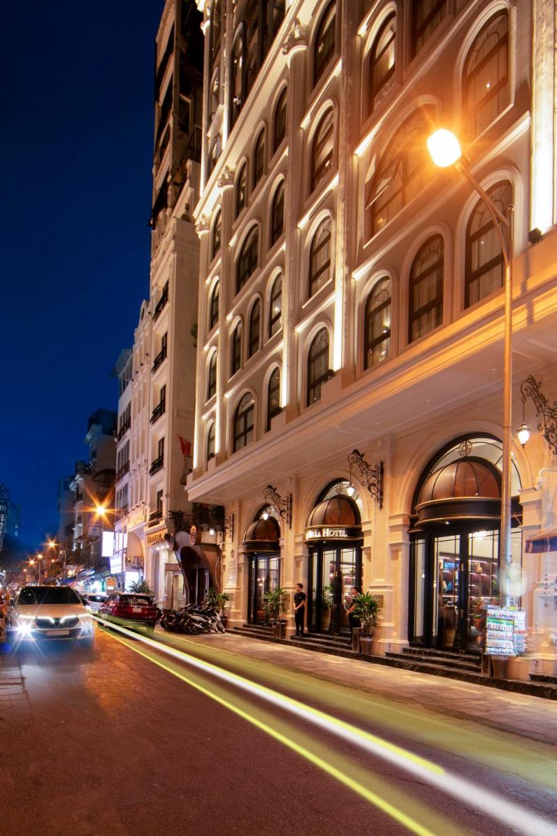 MAY DE VILLE Lakeside Hotel photo 3
