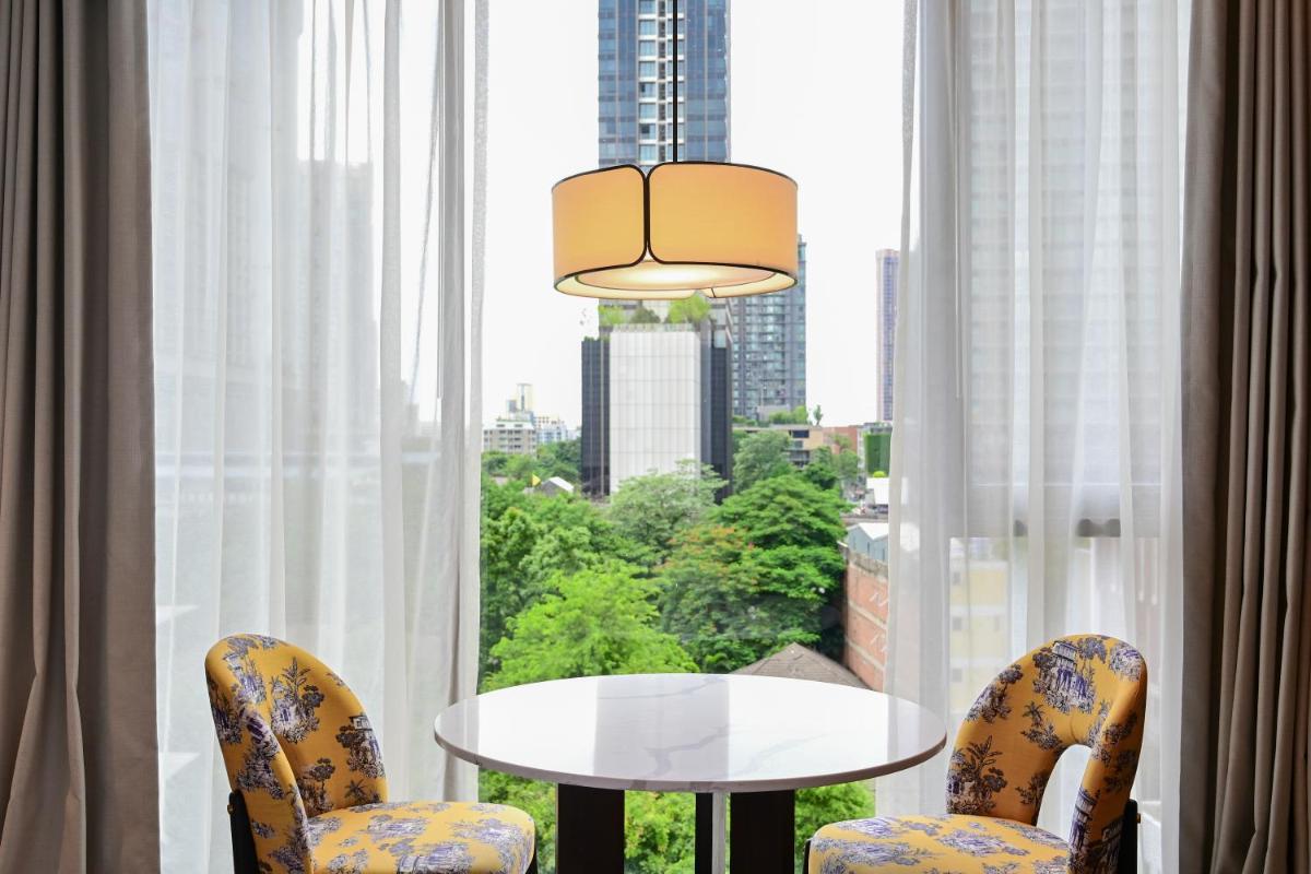 Madi Paidi Bangkok, Autograph Collection photo 3