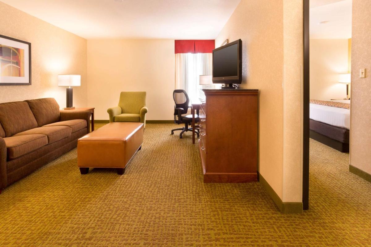 Photo - Drury Inn & Suites Charlotte University Place