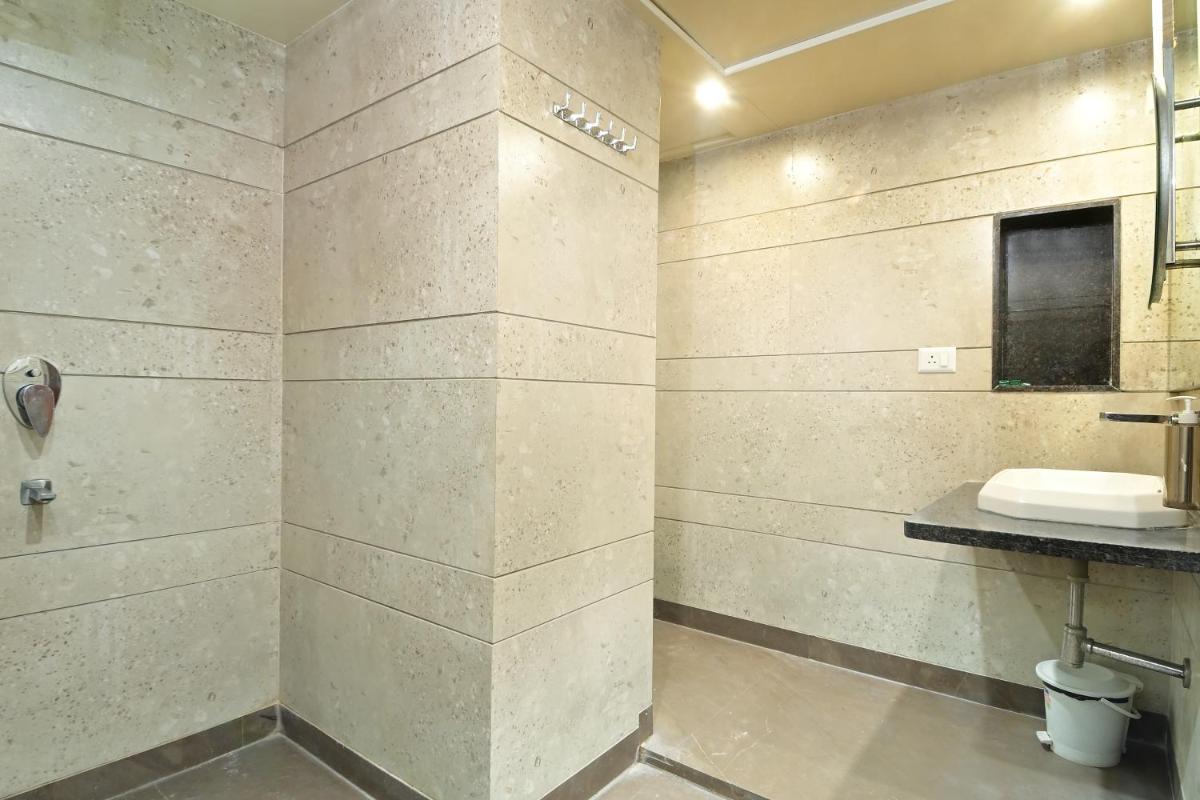 Photo - Hotel Hari Piorko Grand - 02 Mins from New Delhi Railway Station