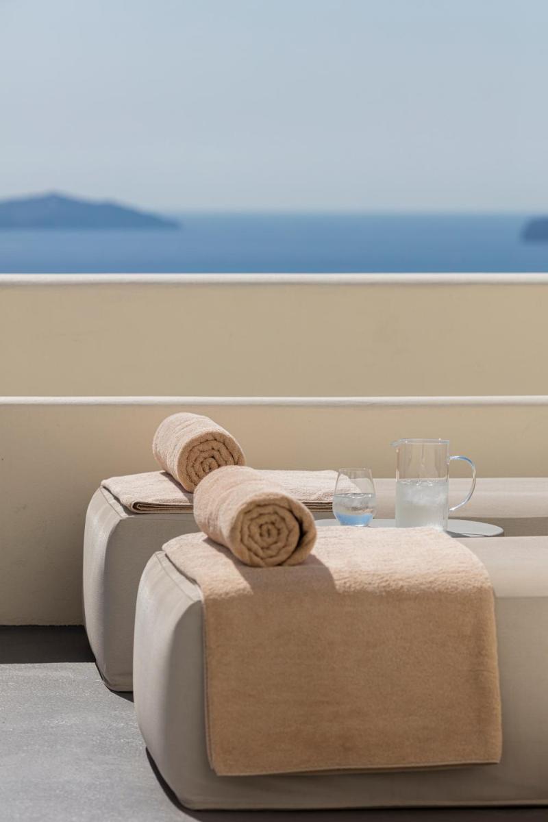 Photo - Canaves Oia Suites - Small Luxury Hotels of the World