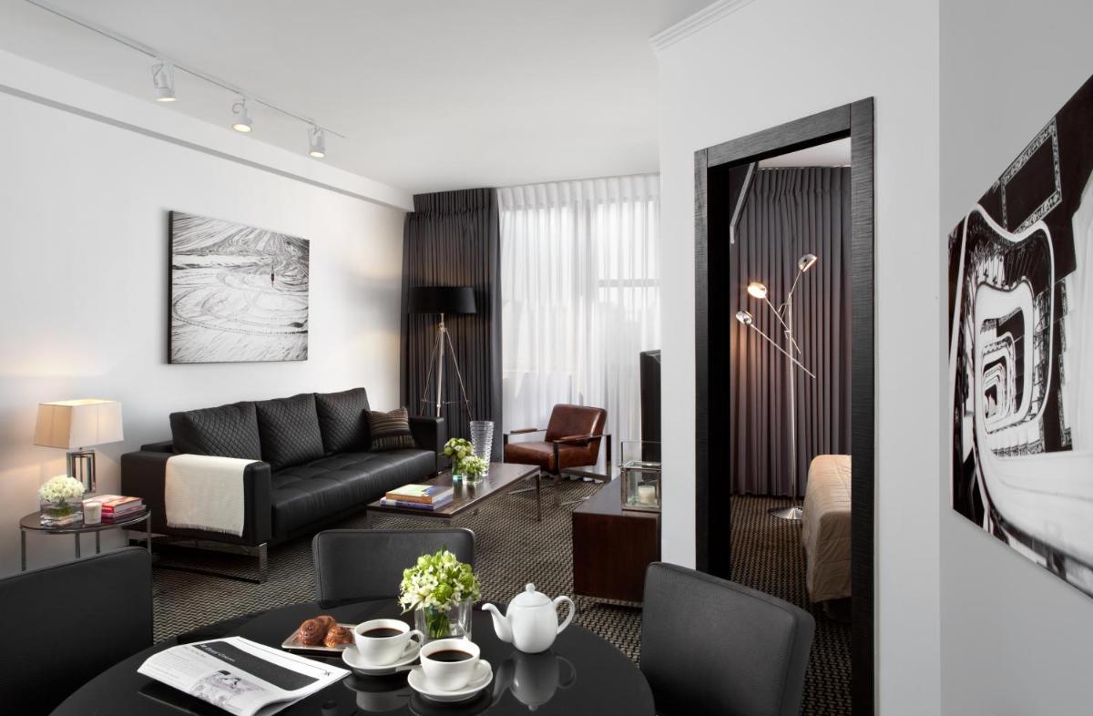 Photo - Alexander Hotel