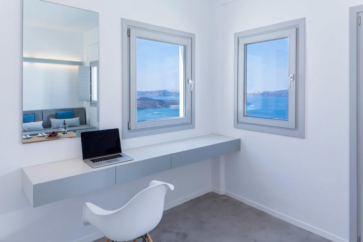 Photo - Alti Santorini Suites