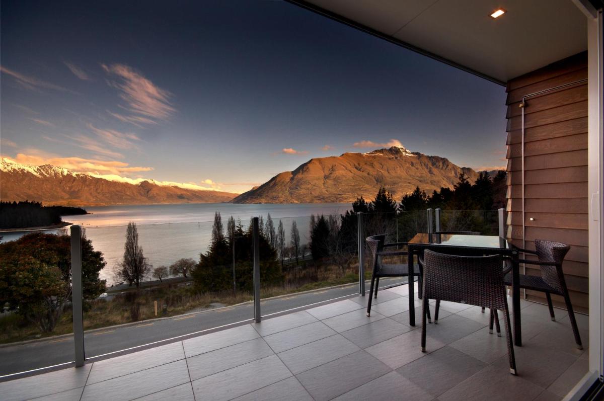 Photo - LakeRidge Queenstown by Staysouth