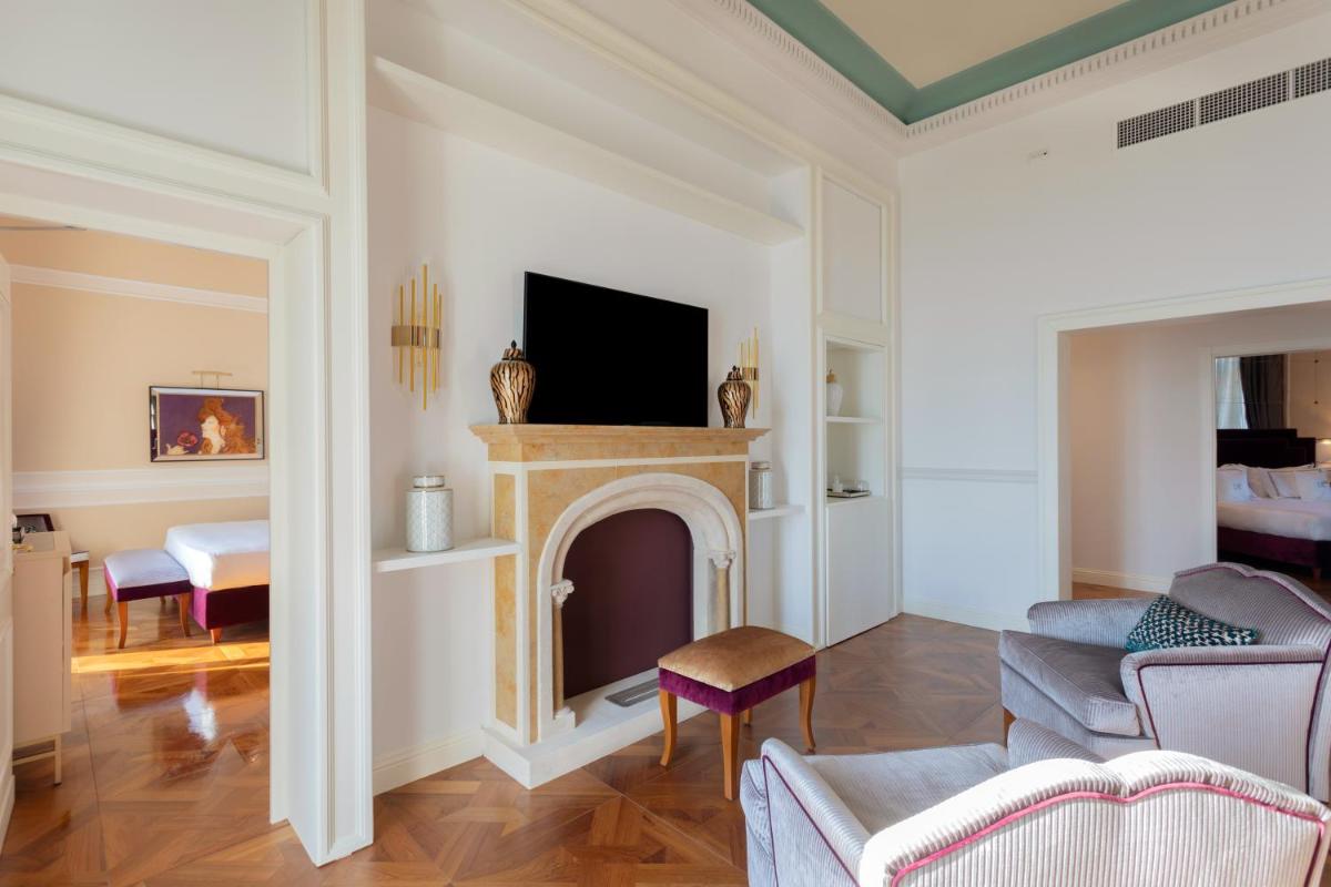 Grand Hotel Des Etrangers- The Leading Hotels of the World photo 2