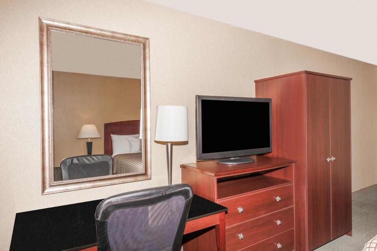 Photo - Days Inn by Wyndham Utica