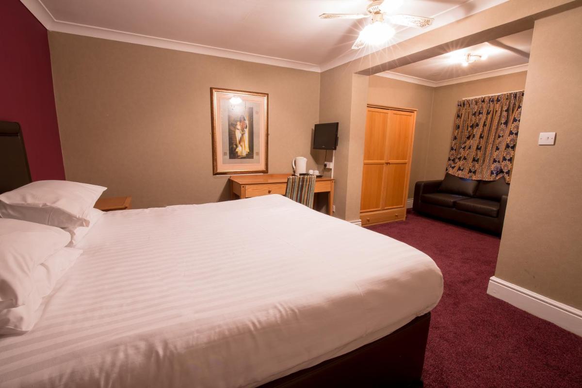 Photo - Rossmore Hotel