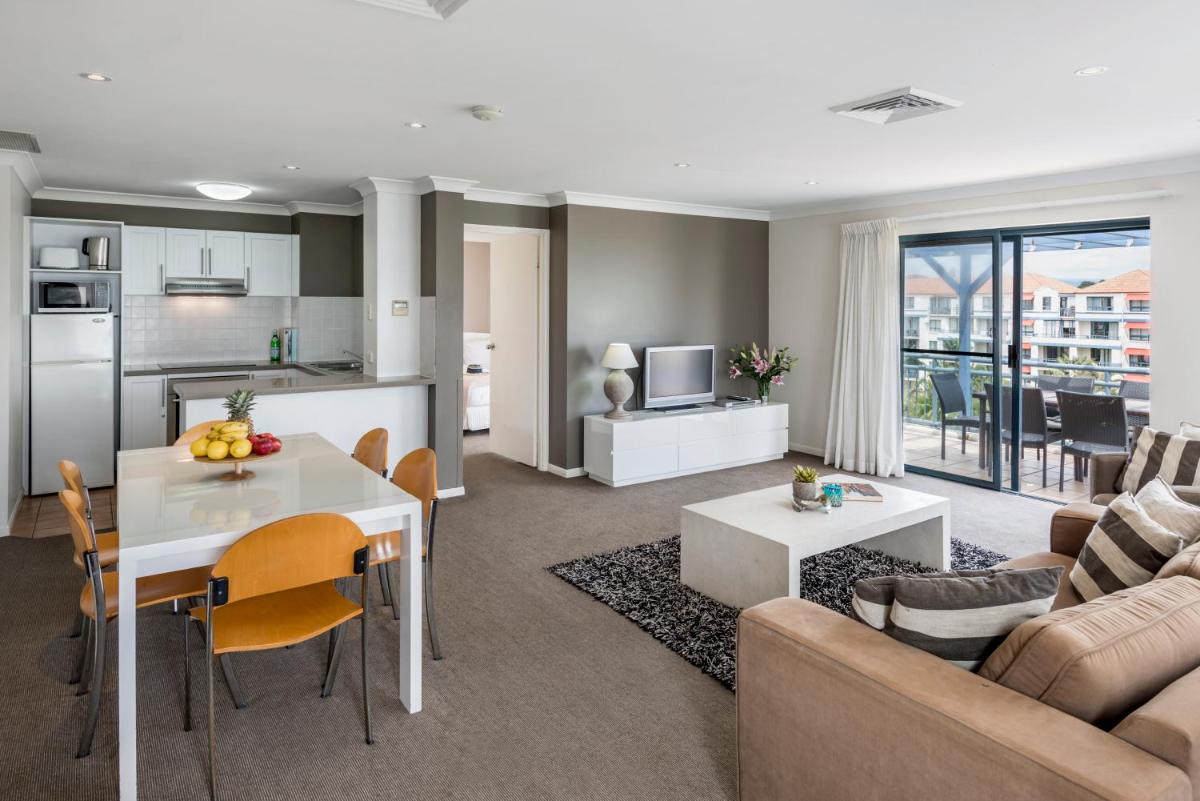 Photo - Oaks Gold Coast Calypso Plaza Suites