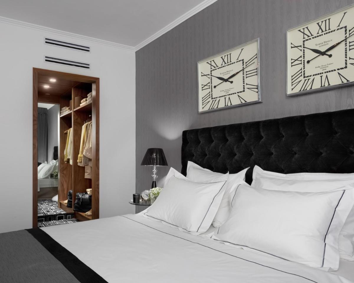 Photo - Alexander Hotel