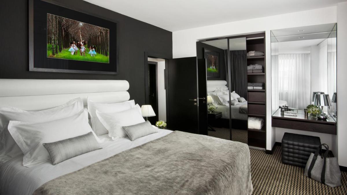 Photo - Alexander Hotel