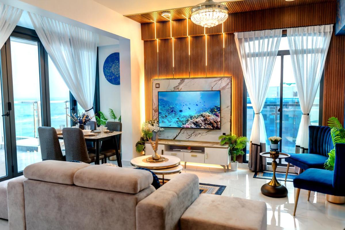 Aina Residency Beachfront Hotel photo 1