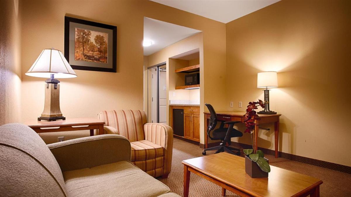 Photo - Best Western PLUS University Park Inn & Suites