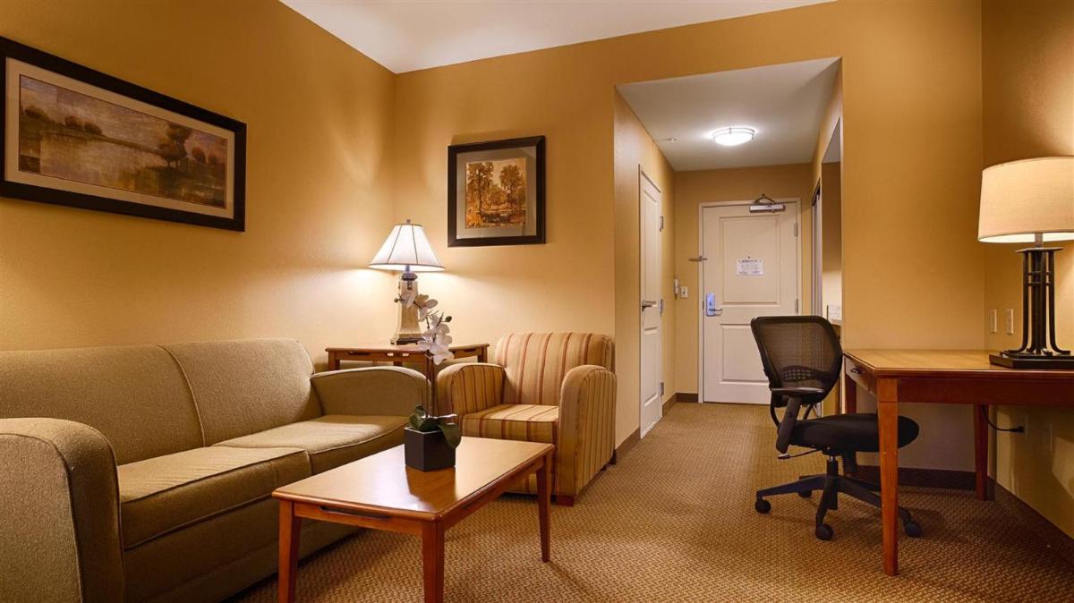 Photo - Best Western PLUS University Park Inn & Suites