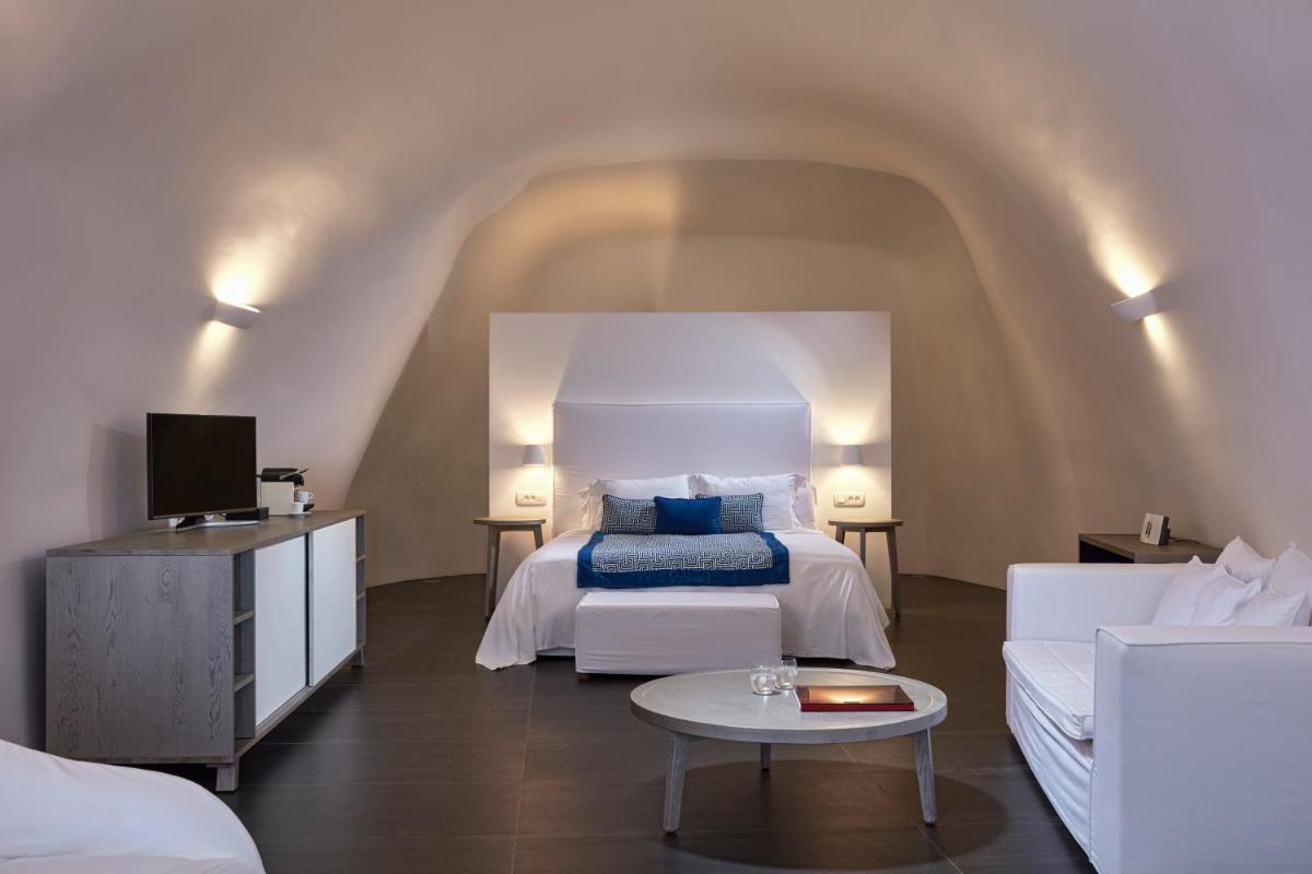Photo - Katikies Chromata Santorini - The Leading Hotels of the World