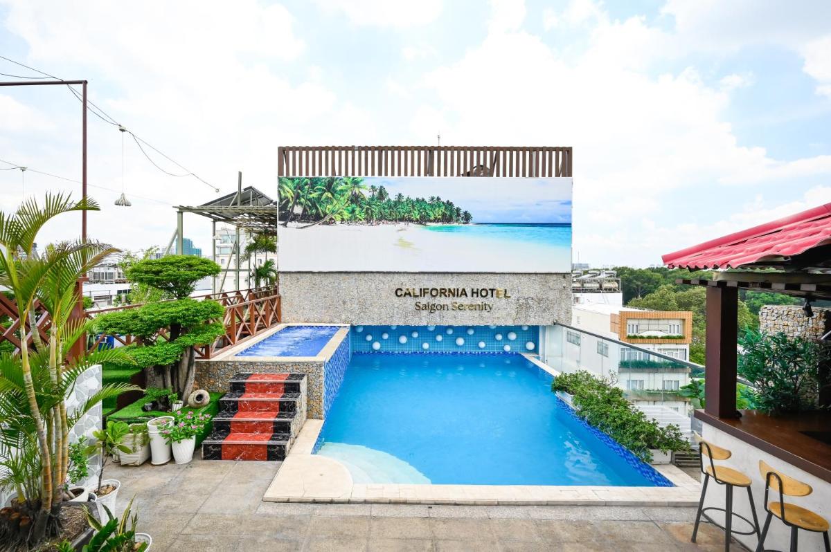 California Saigon Hotel & Rooftop Pool photo 2