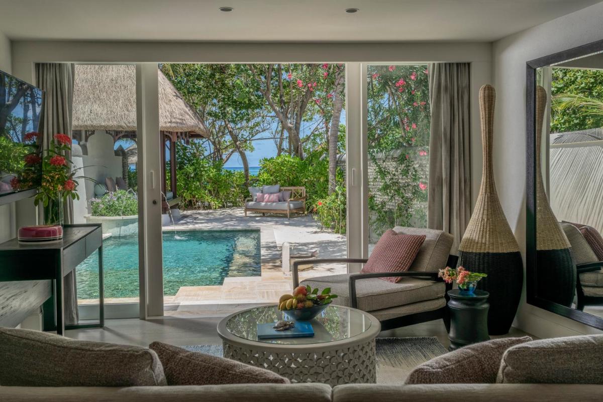 Four Seasons Resort Maldives at Kuda Huraa photo 8