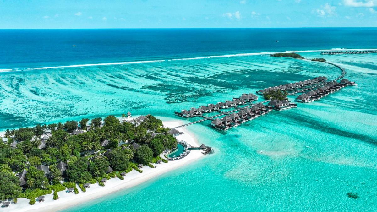 Four Seasons Resort Maldives at Kuda Huraa photo 1