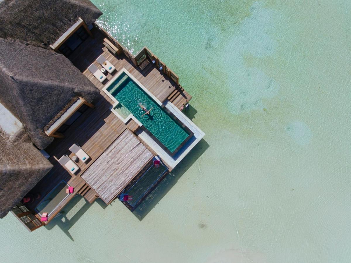 Four Seasons Resort Maldives at Kuda Huraa photo 3