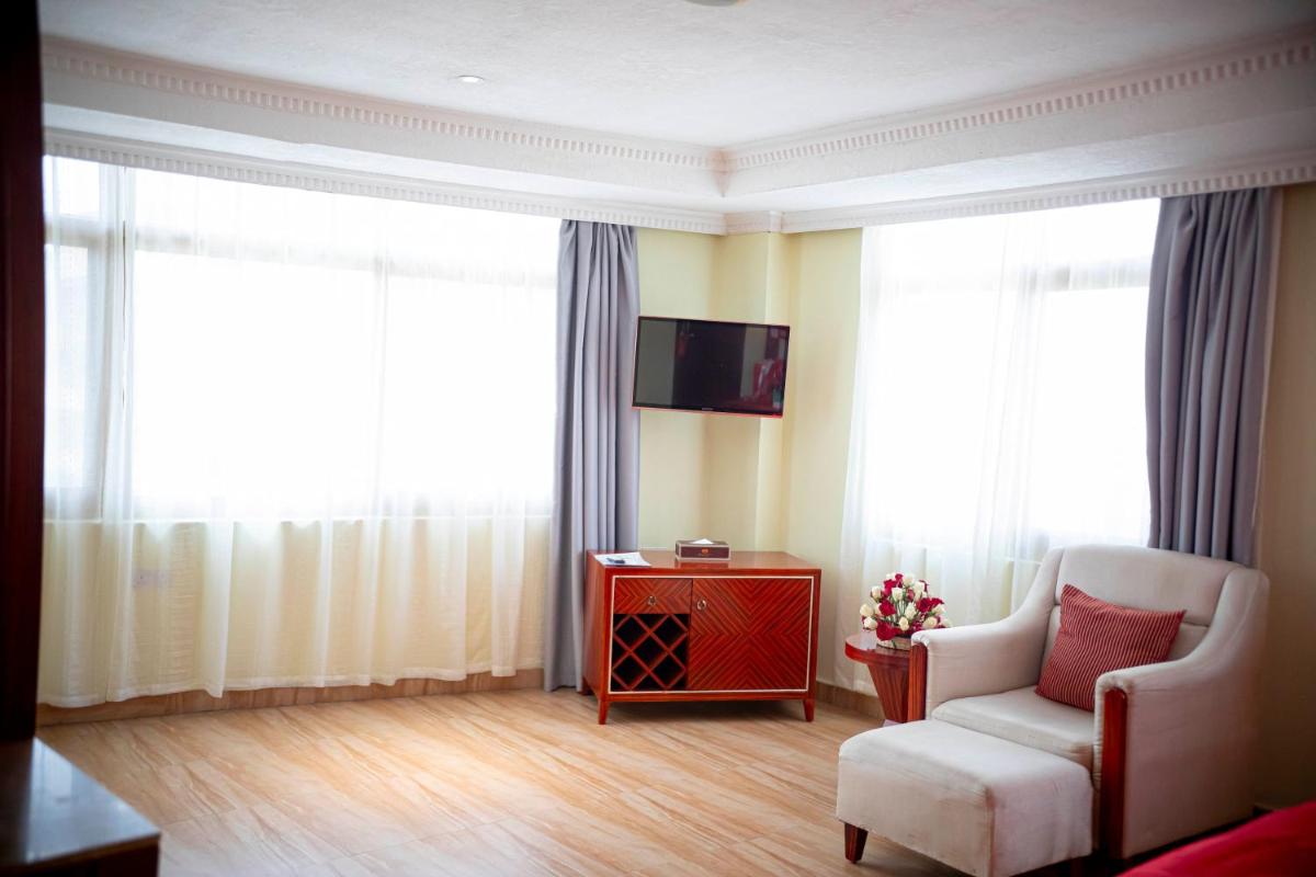 Tiffany Diamond Hotels Ltd - Indira Gandhi street photo 5