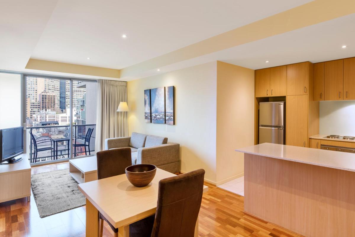 Photo - Oaks Melbourne on Lonsdale Suites