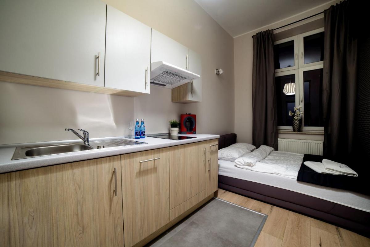 Foto - Cracow Rent Apartments - spacious apartments for 2-7 people in quiet area - Kolberga Street nr 3 - 1