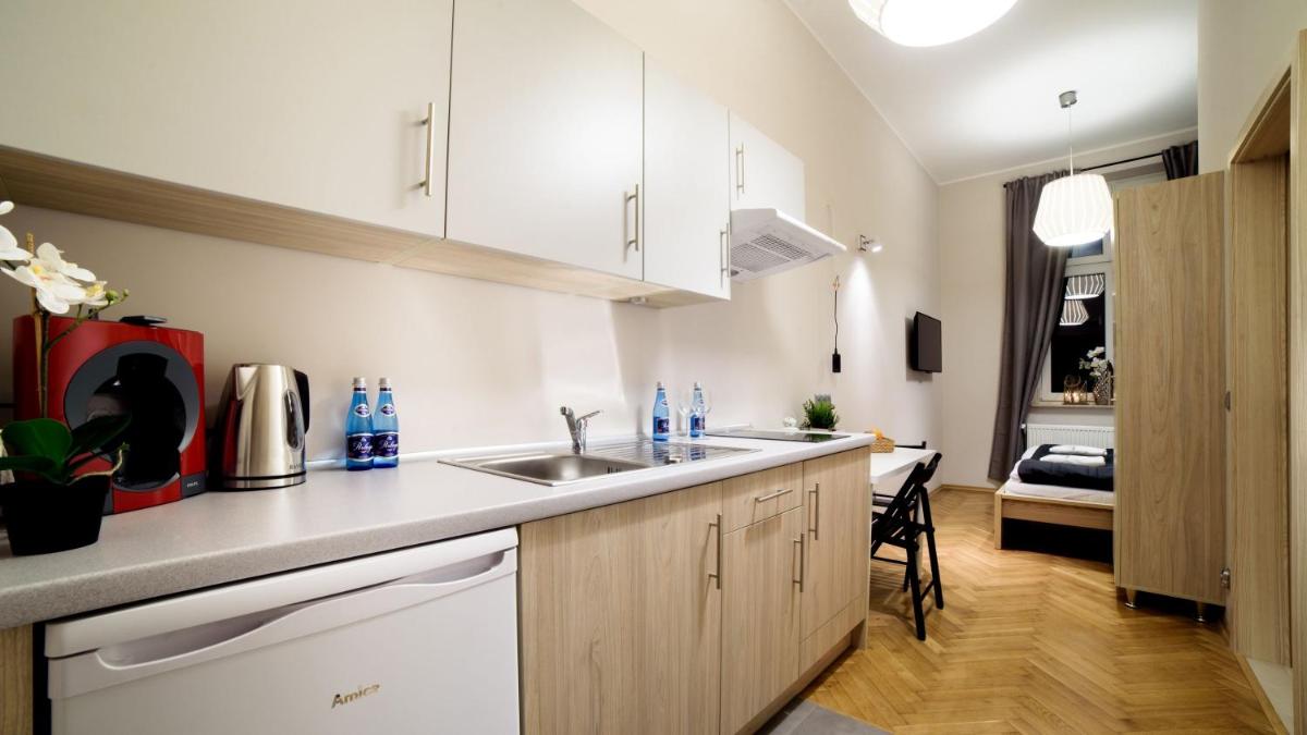 Foto - Cracow Rent Apartments - spacious apartments for 2-7 people in quiet area - Kolberga Street nr 3 - 1