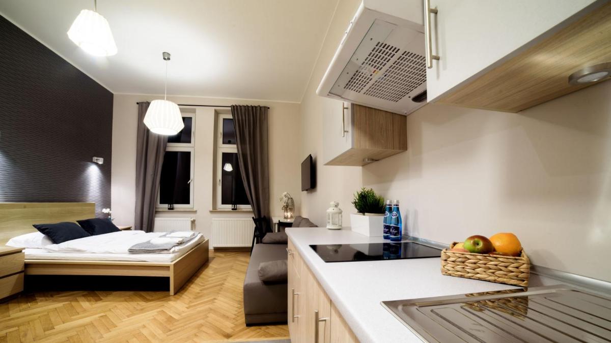 Foto - Cracow Rent Apartments - spacious apartments for 2-7 people in quiet area - Kolberga Street nr 3 - 1