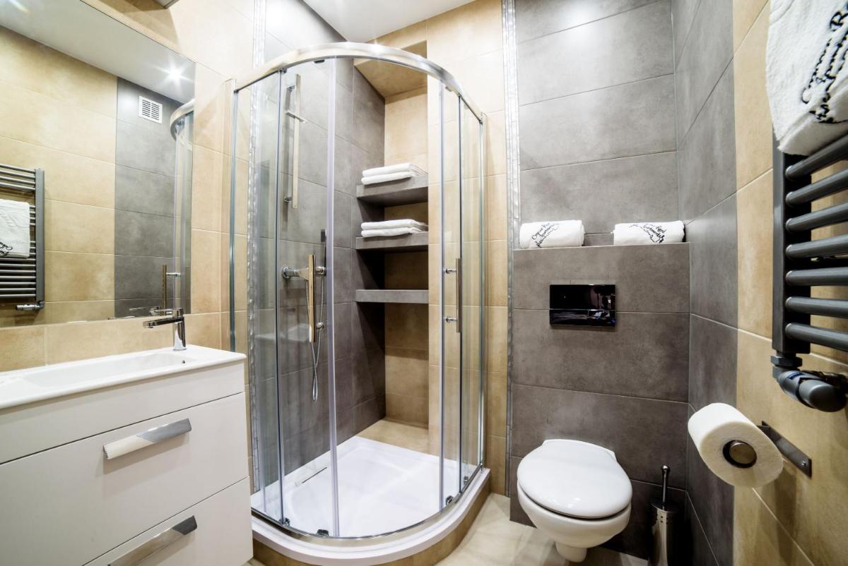 Foto - Cracow Rent Apartments - spacious apartments for 2-7 people in quiet area - Kolberga Street nr 3 - 1