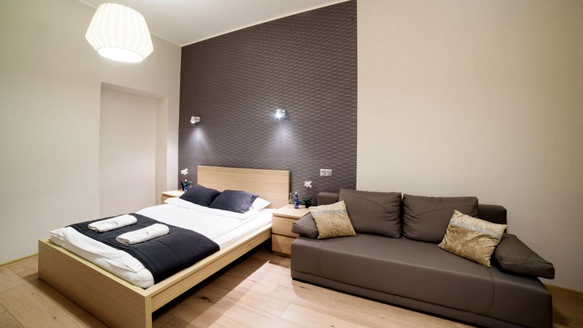 Foto - Cracow Rent Apartments - spacious apartments for 2-7 people in quiet area - Kolberga Street nr 3 - 1