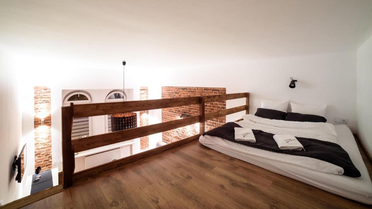 Foto - Cracow Rent Apartments - spacious apartments for 2-7 people in quiet area - Kolberga Street nr 3 - 1