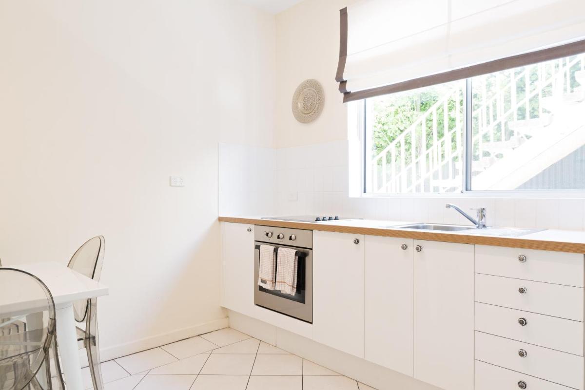 Photo - Arabella on West