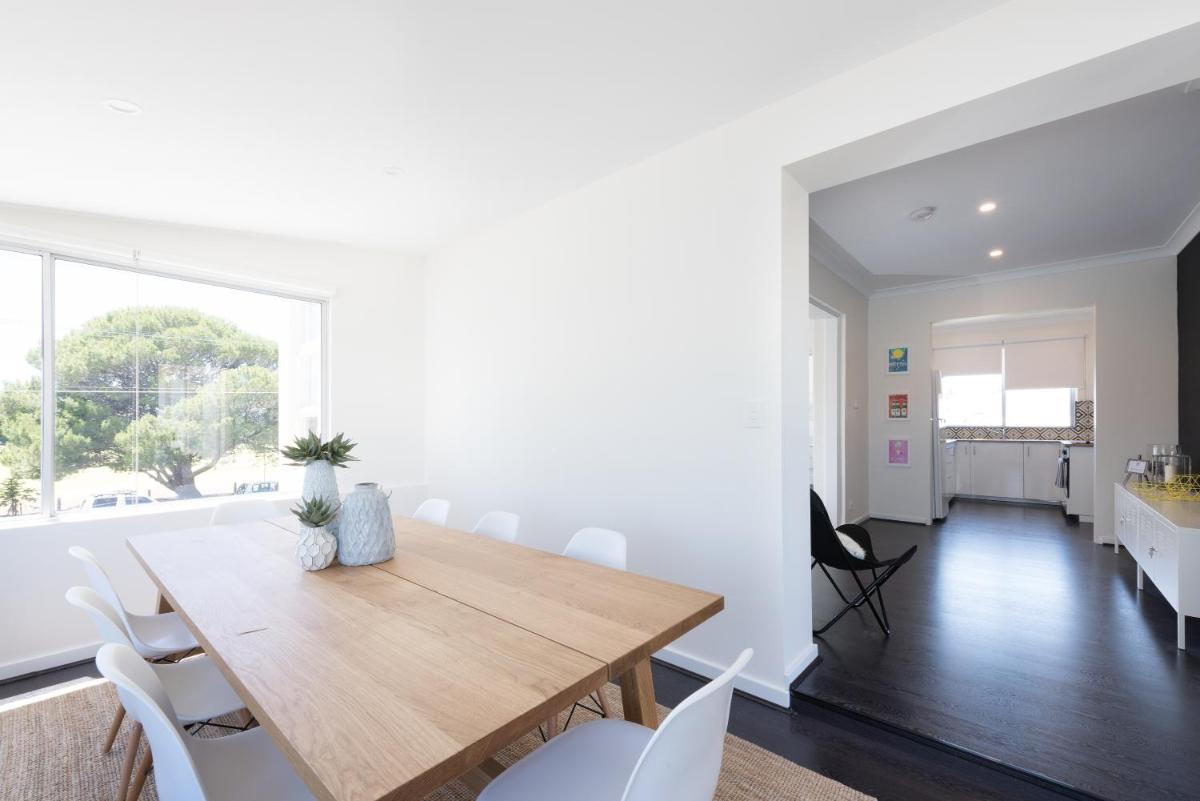 Photo - Arabella on West